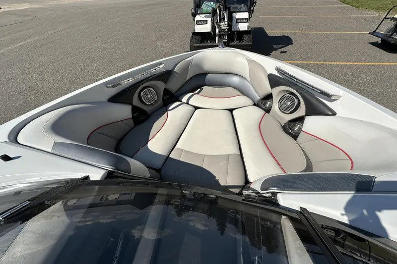 Slide: The Image of Malibu Wakesetter Lsv 247 2013 - 14