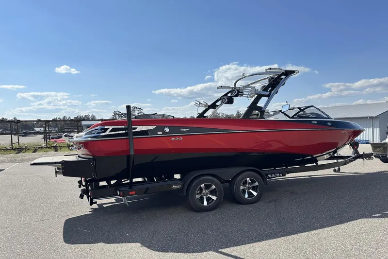 Slide: The Image of Malibu Wakesetter Lsv 247 2013 - 23