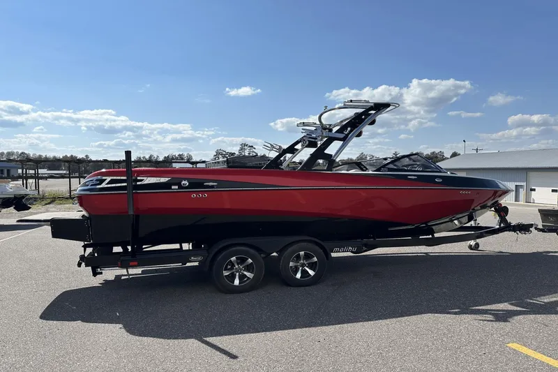 Slide: The Image of Malibu Wakesetter Lsv 247 2013 - 5