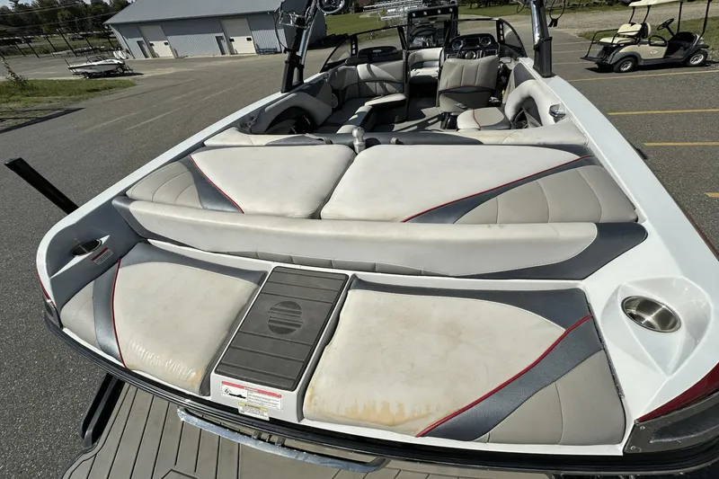 Slide: The Image of Malibu Wakesetter Lsv 247 2013 - 9