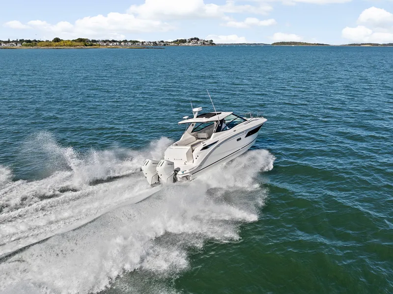 Slide: The Image of Sea Ray Sundancer 320 Outboard 2026 - 33