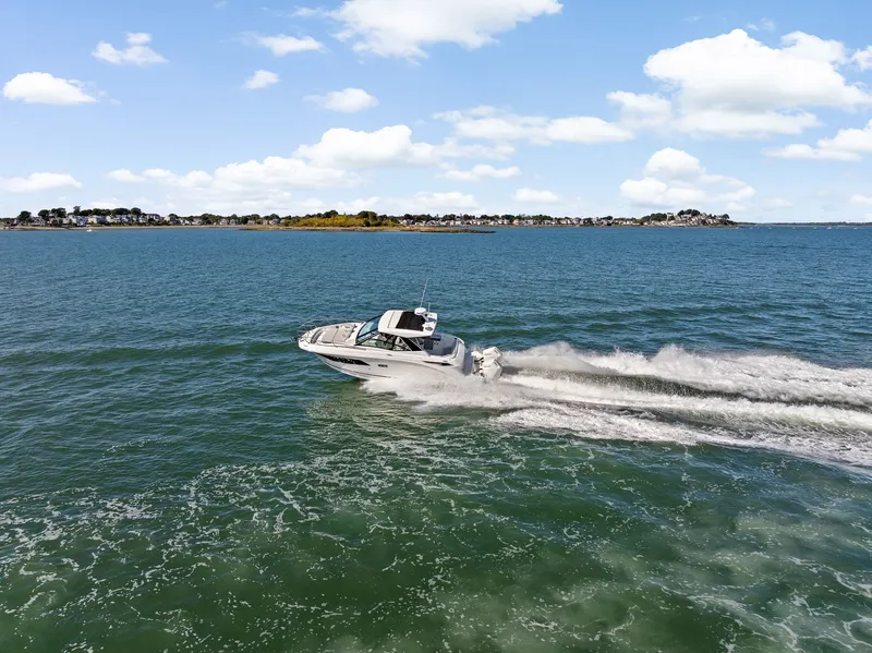 Slide: The Image of Sea Ray Sundancer 320 Outboard 2026 - 36