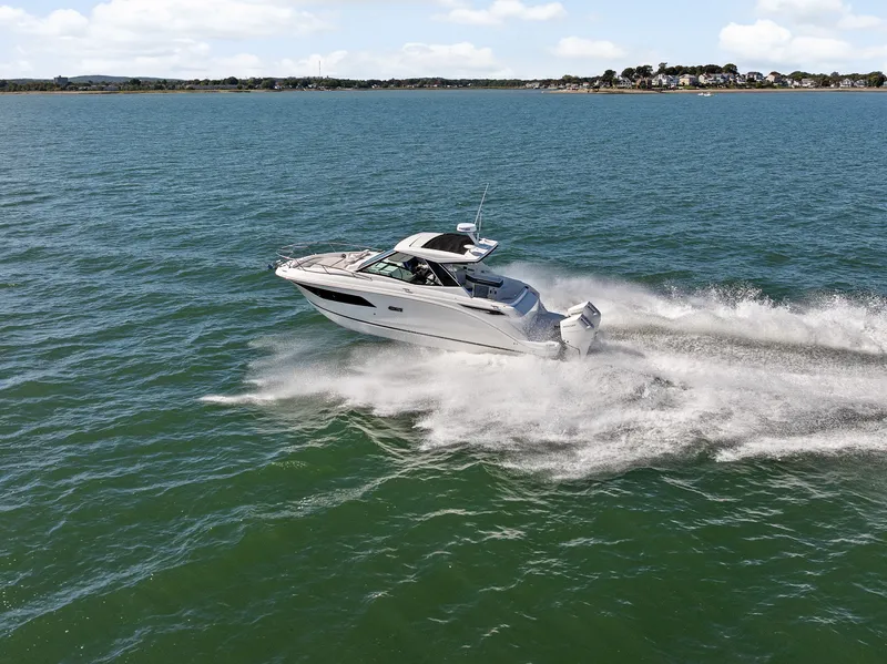 Slide: The Image of Sea Ray Sundancer 320 Outboard 2026 - 37