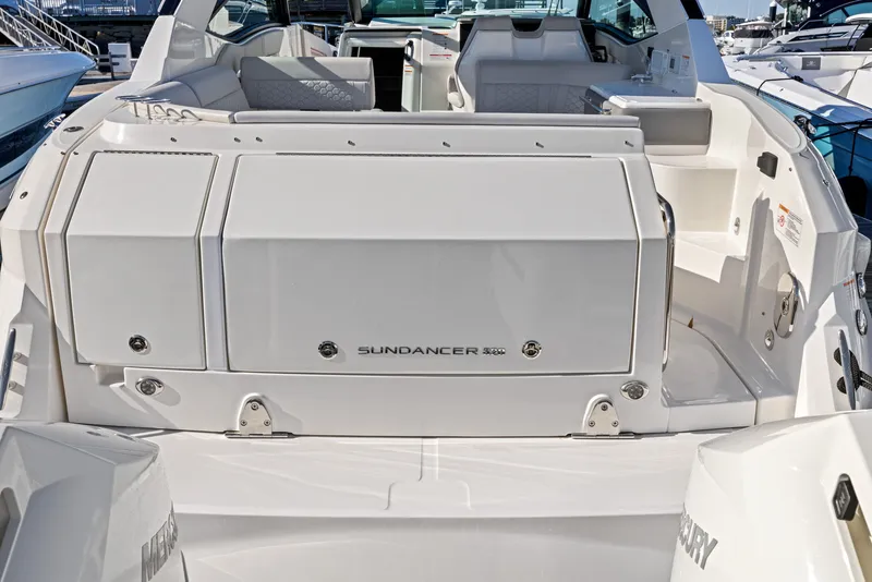 Slide: The Image of Sea Ray Sundancer 320 Outboard 2026 - 8