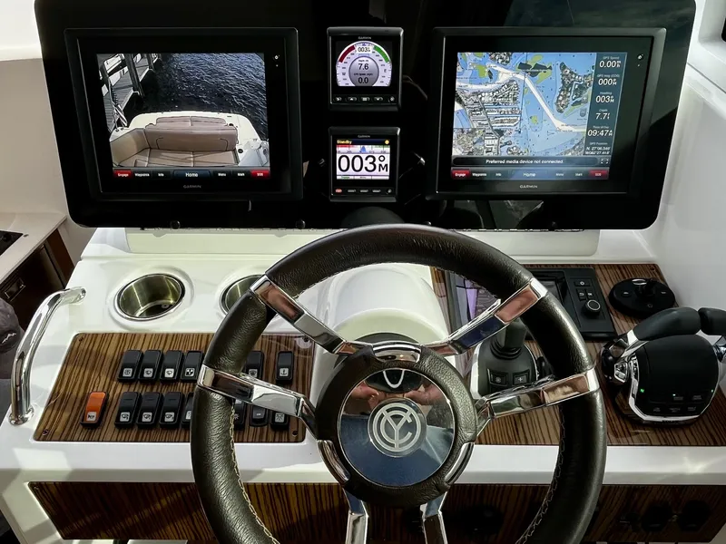 Slide: The Image of Cruisers 41 CANTIUS 2015 - 32