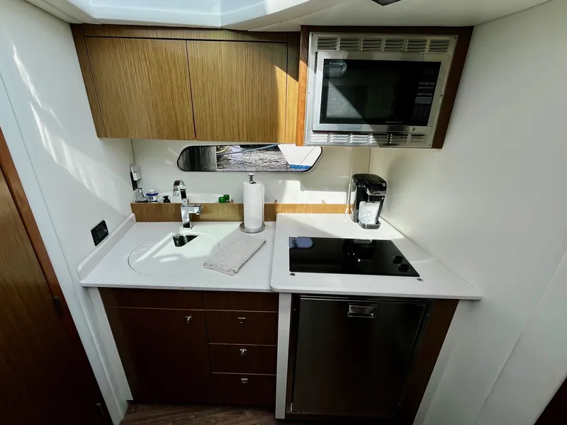 Slide: The Image of Cruisers Yachts 41 CANTIUS 2015 - 19