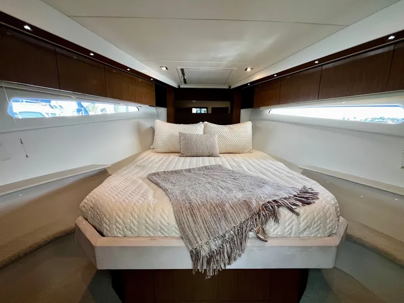 Slide: The Image of Cruisers Yachts 41 CANTIUS 2015 - 20