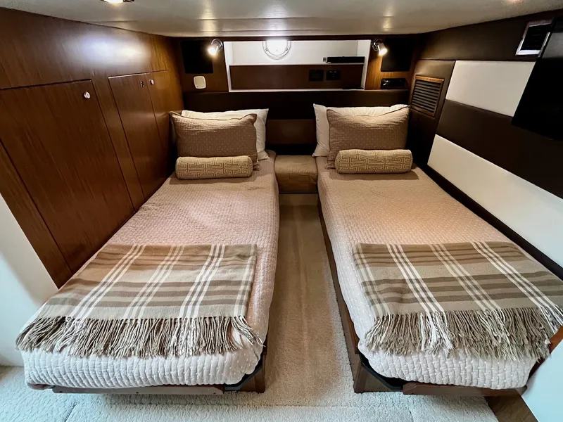 Slide: The Image of Cruisers Yachts 41 CANTIUS 2015 - 24