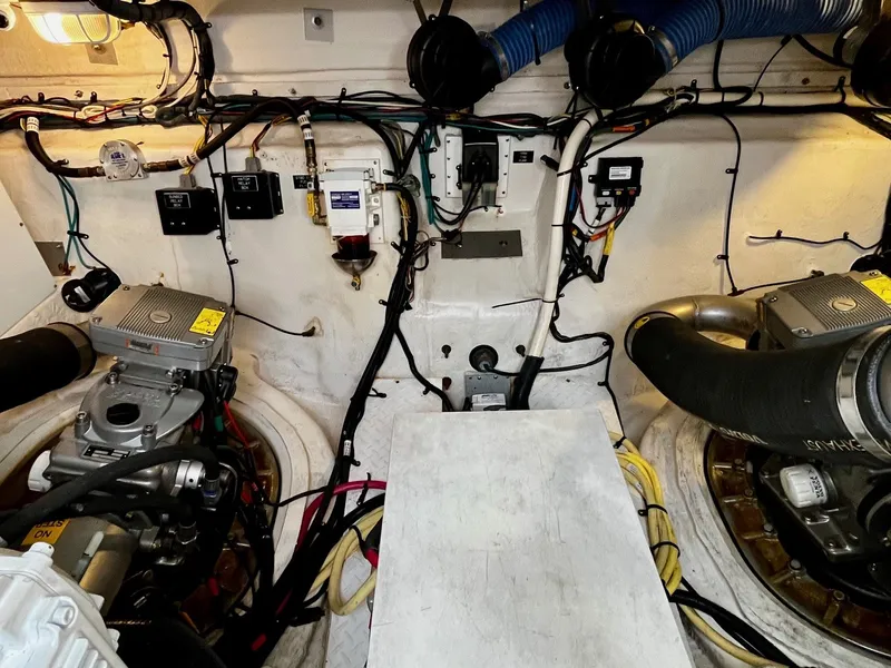 Slide: The Image of Cruisers Yachts 41 CANTIUS 2015 - 36