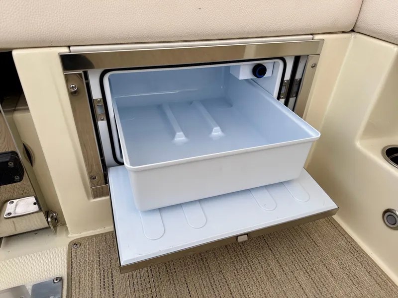 Slide: The Image of Chris-Craft Launch 35 GT 2024 - 50