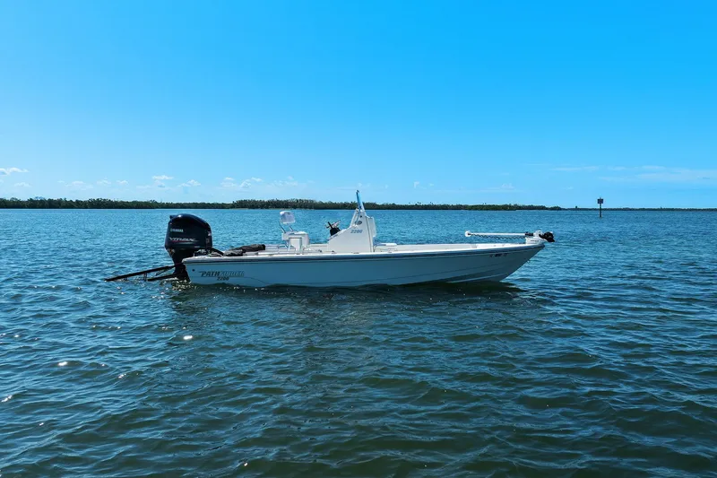 Slide: The Image of Maverick 2200 TRS 2021 - 12