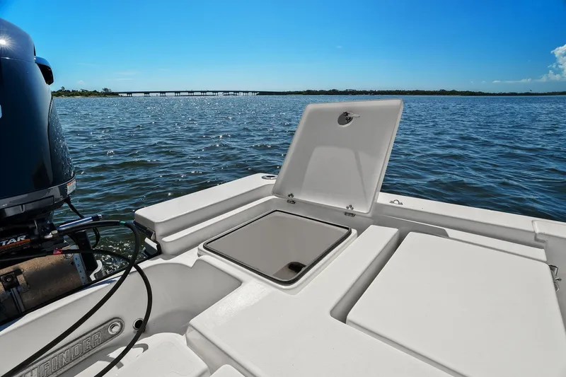 Slide: The Image of Maverick 2200 TRS 2021 - 22