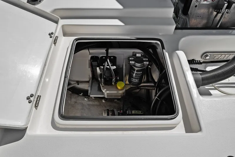 Slide: The Image of Maverick 2200 TRS 2021 - 23