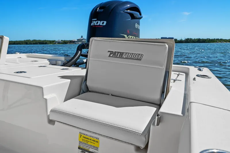 Slide: The Image of Maverick 2200 TRS 2021 - 25