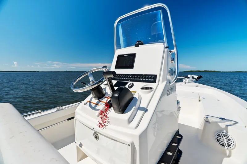 Slide: The Image of Maverick 2200 TRS 2021 - 33