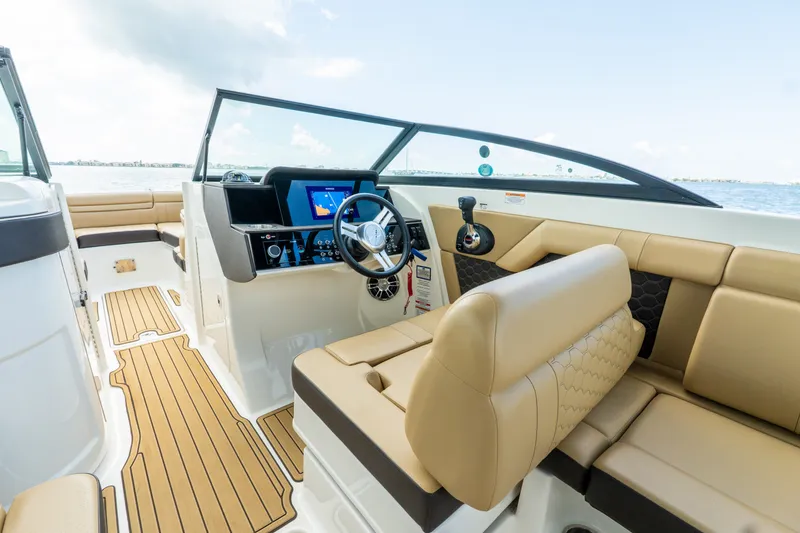 Slide: The Image of Sea Ray 270 SDX OB 2022 - 18