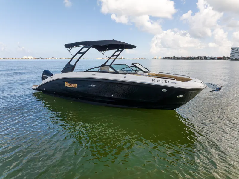 Slide: The Image of Sea Ray 270 SDX OB 2022 - 2