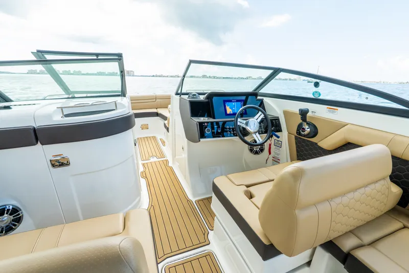 Slide: The Image of Sea Ray 270 SDX OB 2022 - 20