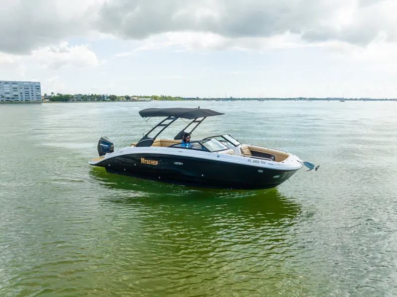 Slide: The Image of Sea Ray 270 SDX OB 2022 - 3
