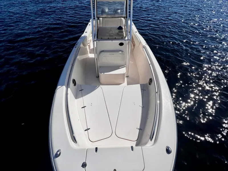 Slide: The Image of 2005 Grady-White 257 Advance boat on sparkling water. - 11