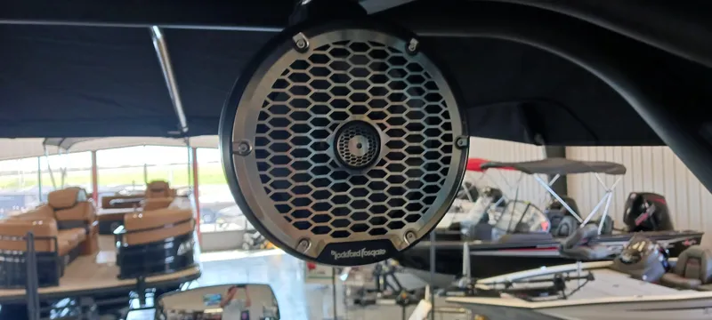 Slide: The Image of Rockford Fosgate speaker on 2023 Heyday H22 boat, showcasing marine audio equipment. - 18