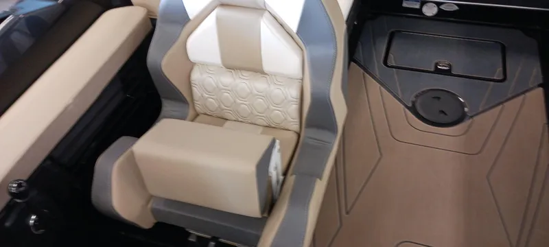 Slide: The Image of Heyday Wake Boats H22 2023 - 50