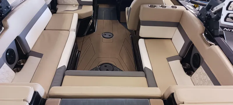 Slide: The Image of Heyday Wake Boats H22 2023 - 69