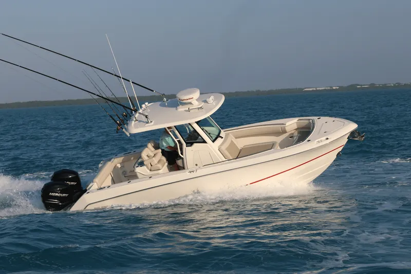 Slide: The Image of Boston Whaler 280 Outrage 2026 - 4