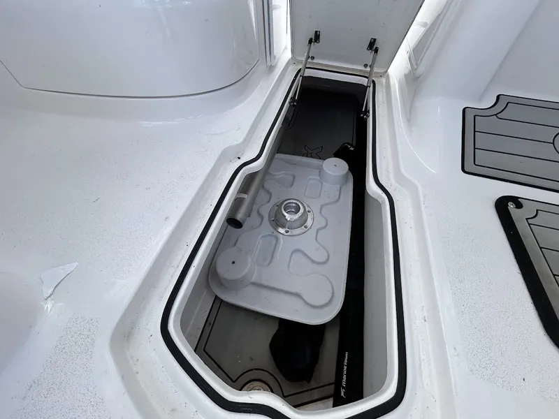 Slide: The Image of Sea Fox 226 TRAVELER 2023 - 10