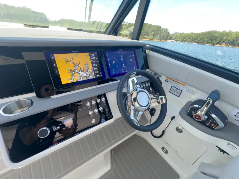 Slide: The Image of Sea Ray Sundancer 320 2026 - 25