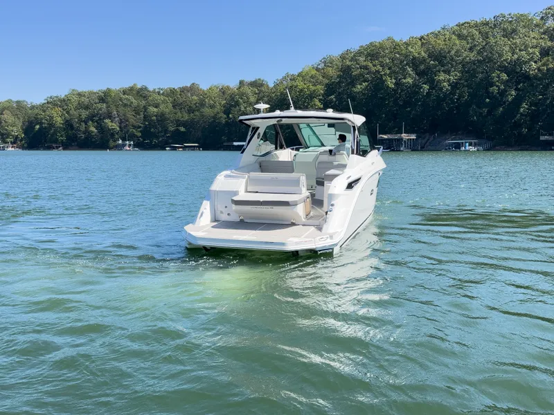 Slide: The Image of Sea Ray Sundancer 320 2026 - 6