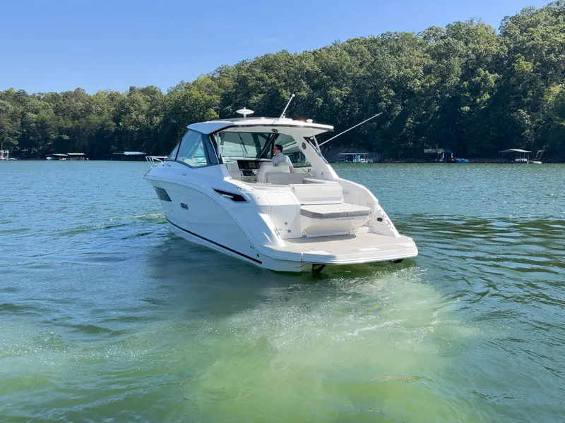 Slide: The Image of Sea Ray Sundancer 320 2026 - 8