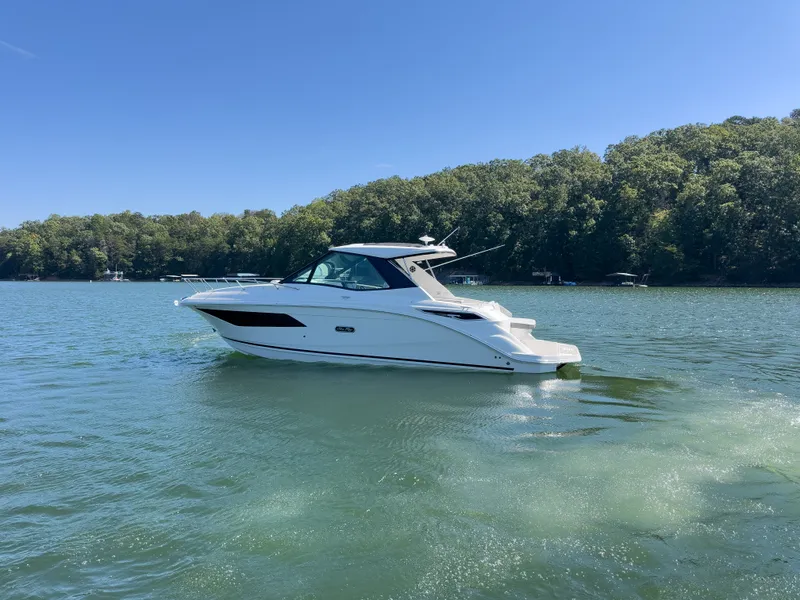 Slide: The Image of Sea Ray Sundancer 320 2026 - 9