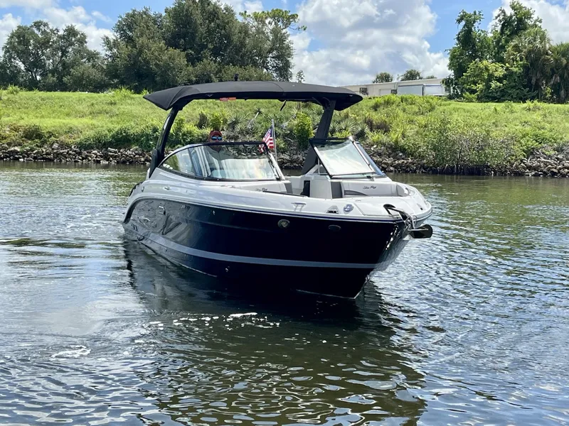Slide: The Image of Sea Ray 280 SLX 2026 - 5