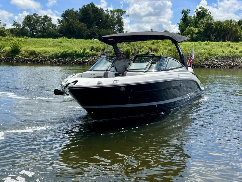 Slide: The Image of Sea Ray 280 SLX 2026 - 2