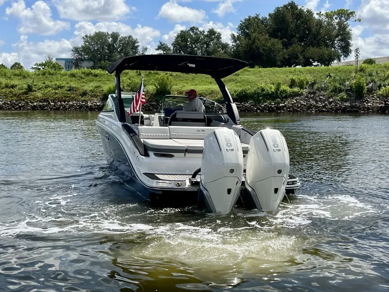 Slide: The Image of Sea Ray 280 SLX 2026 - 8