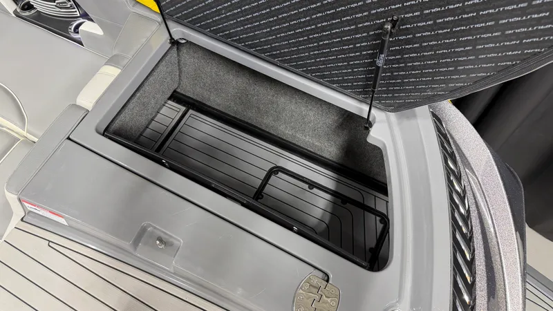Slide: The Image of Nautique G23 2019 - 17
