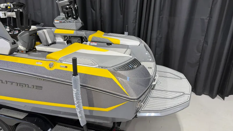Slide: The Image of Nautique G23 2019 - 6