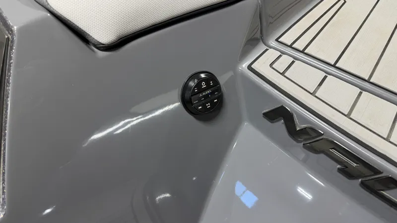 Slide: The Image of Nautique G23 2019 - 13