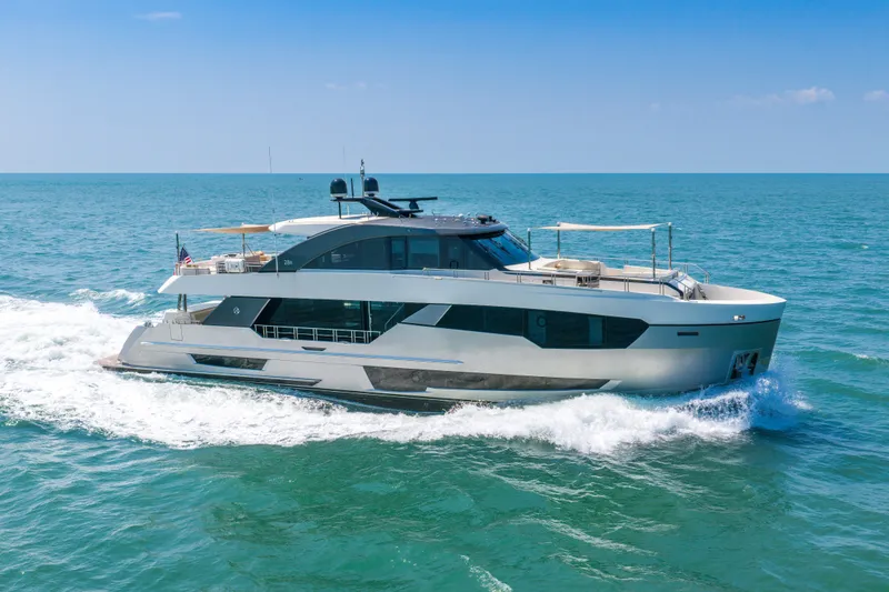 Slide: The Image of Ocean Alexander 28R 2021 - 2