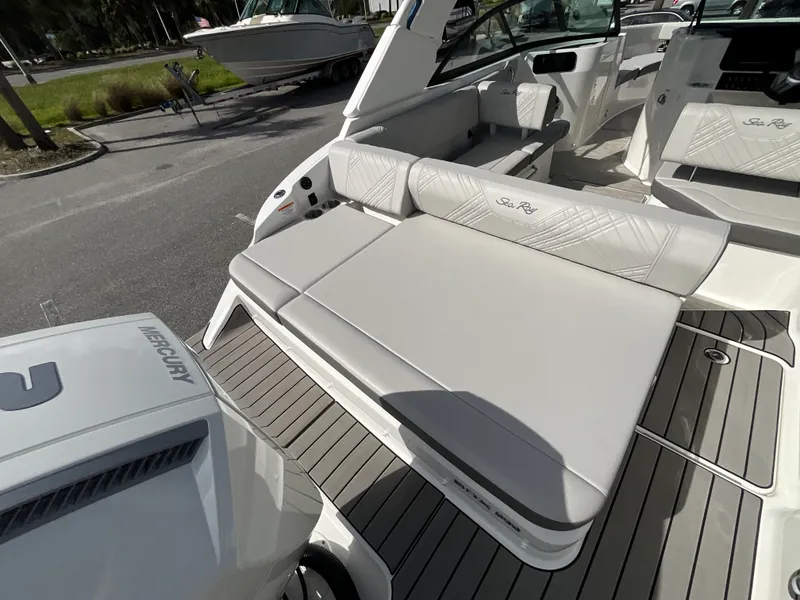 Slide: The Image of Sea Ray SDX 230 Outboard 2026 - 16