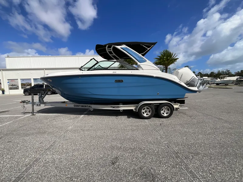 Slide: The Image of Sea Ray SDX 230 Outboard 2026 - 24