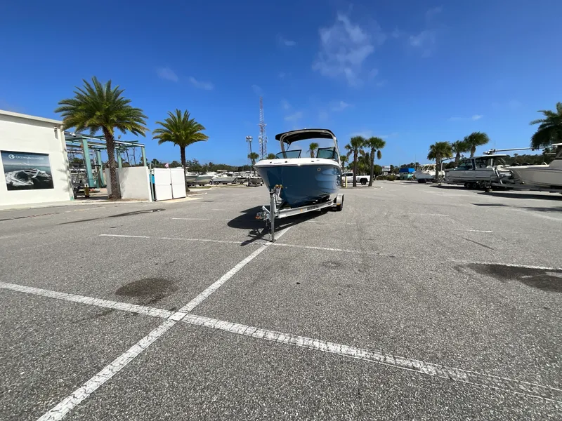 Slide: The Image of Sea Ray SDX 230 Outboard 2026 - 28