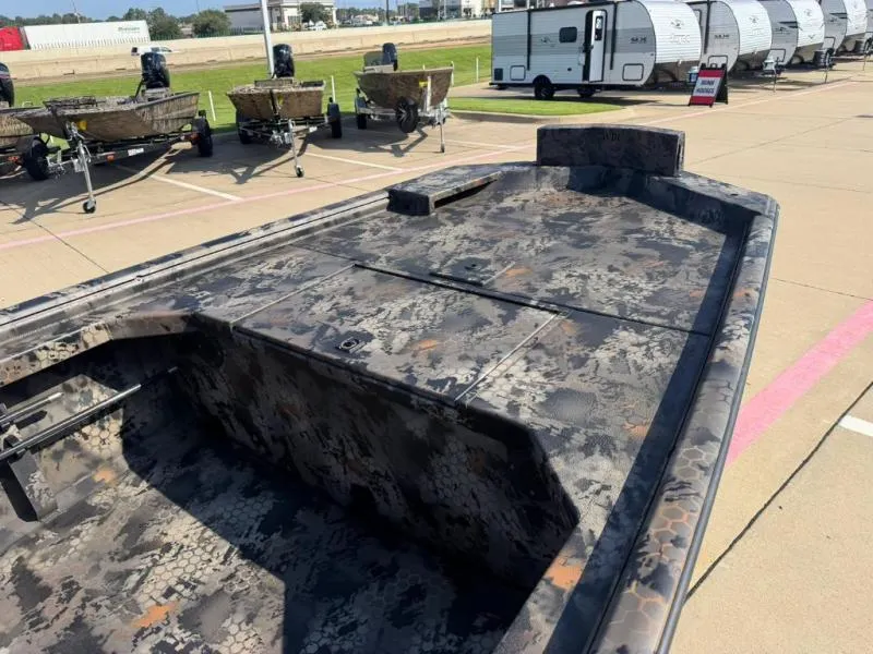 Slide: The Image of Gator-Tail 18/54 2027 - 12