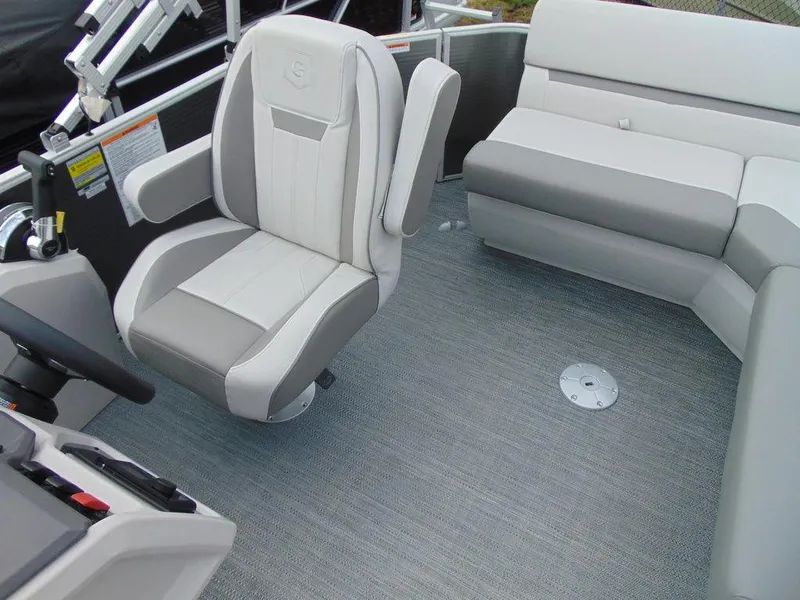 Slide: The Image of Godfrey Xperience 1680 FX 25 in 2023 - 7