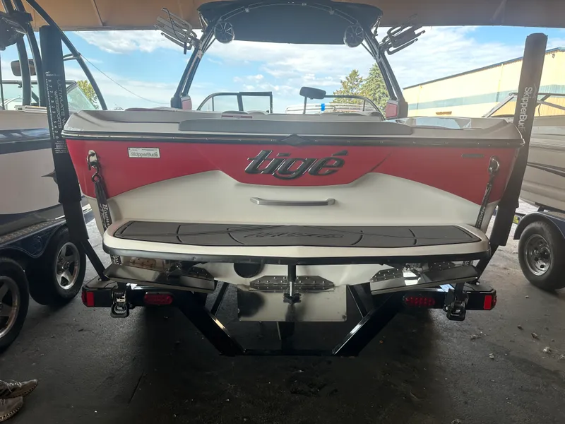 Slide: The Image of Tige R 20 2019 - 14