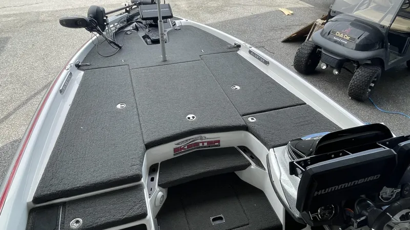 Slide: The Image of Skeeter FXR20 Select 2021 - 6