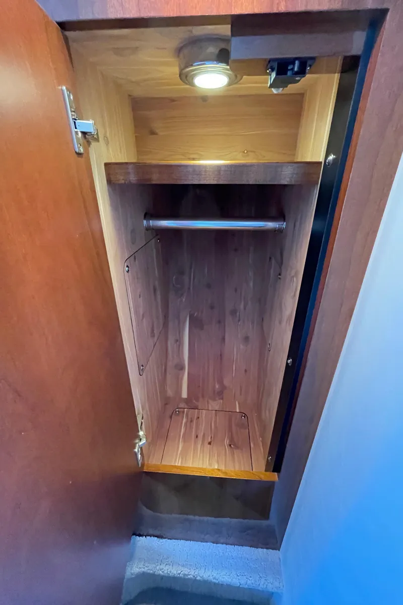 Slide: The Image of Sea Ray 390 Sundancer 2011 - 51