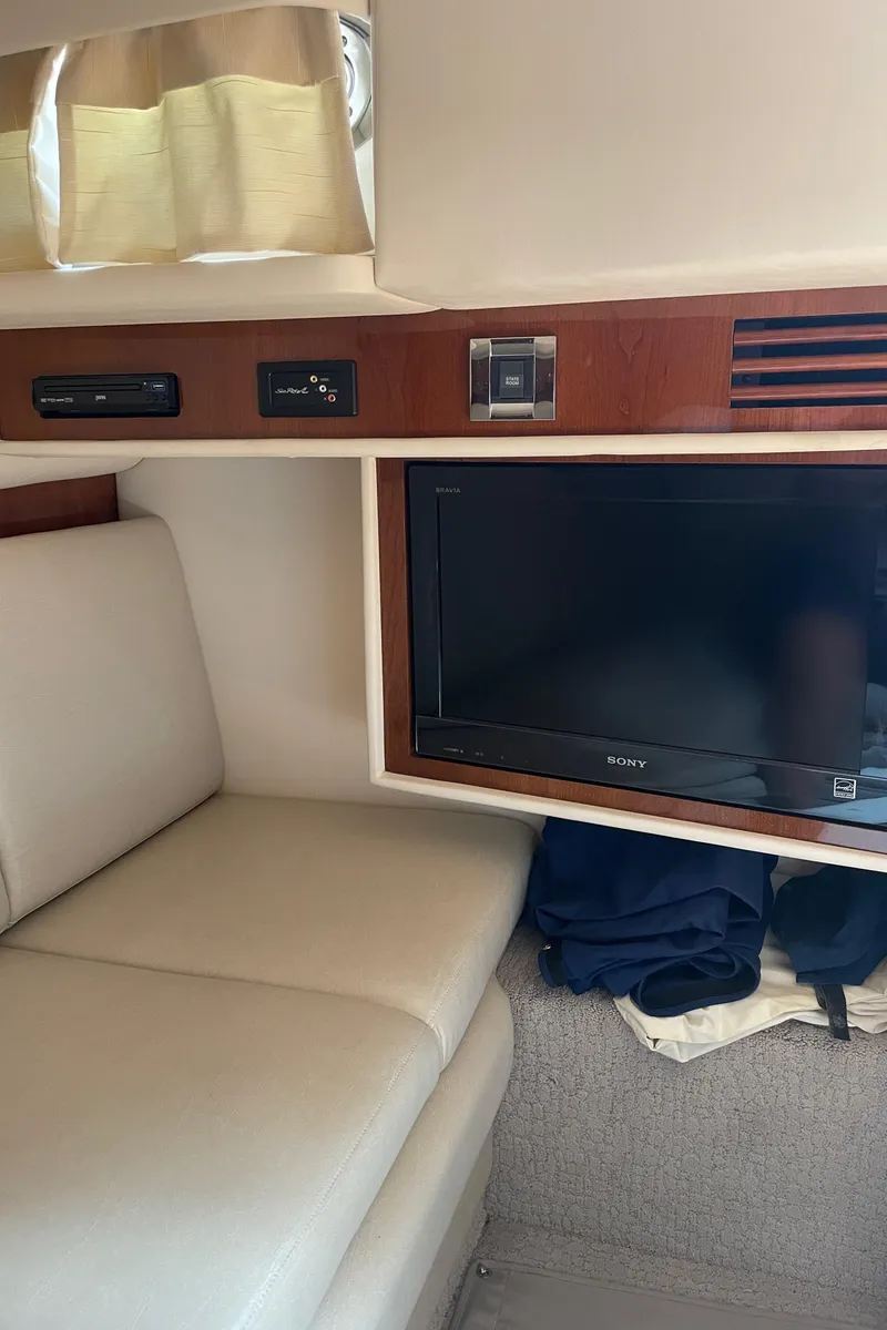 Slide: The Image of Sea Ray 390 Sundancer 2011 - 55