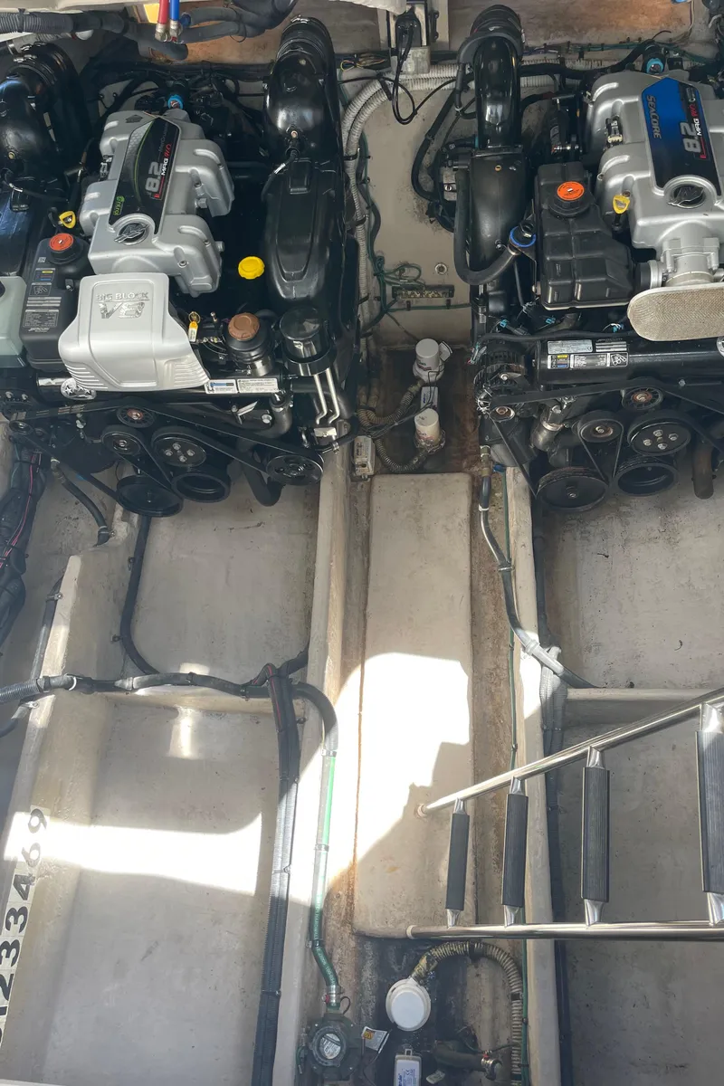 Slide: The Image of Sea Ray 390 Sundancer 2011 - 57